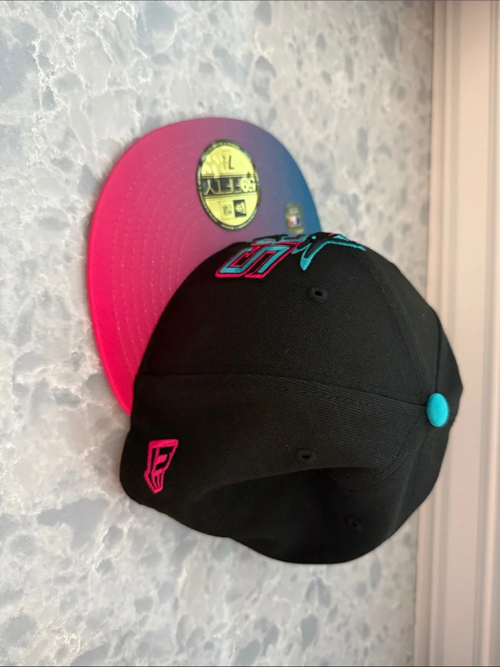 Florida Marlins New Era Cap 59 Fifty - 305 Marlin Logo